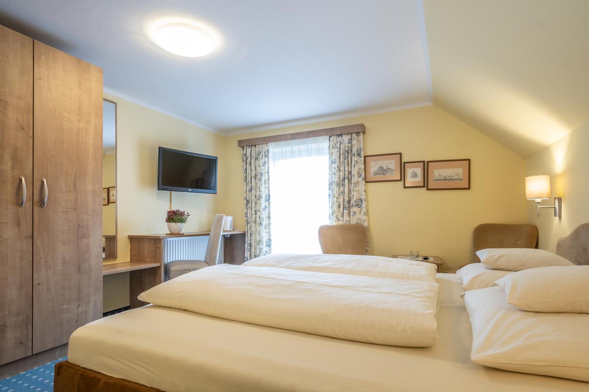 Hotel-Pension Falkensteiner Санкт Гильген Экстерьер фото