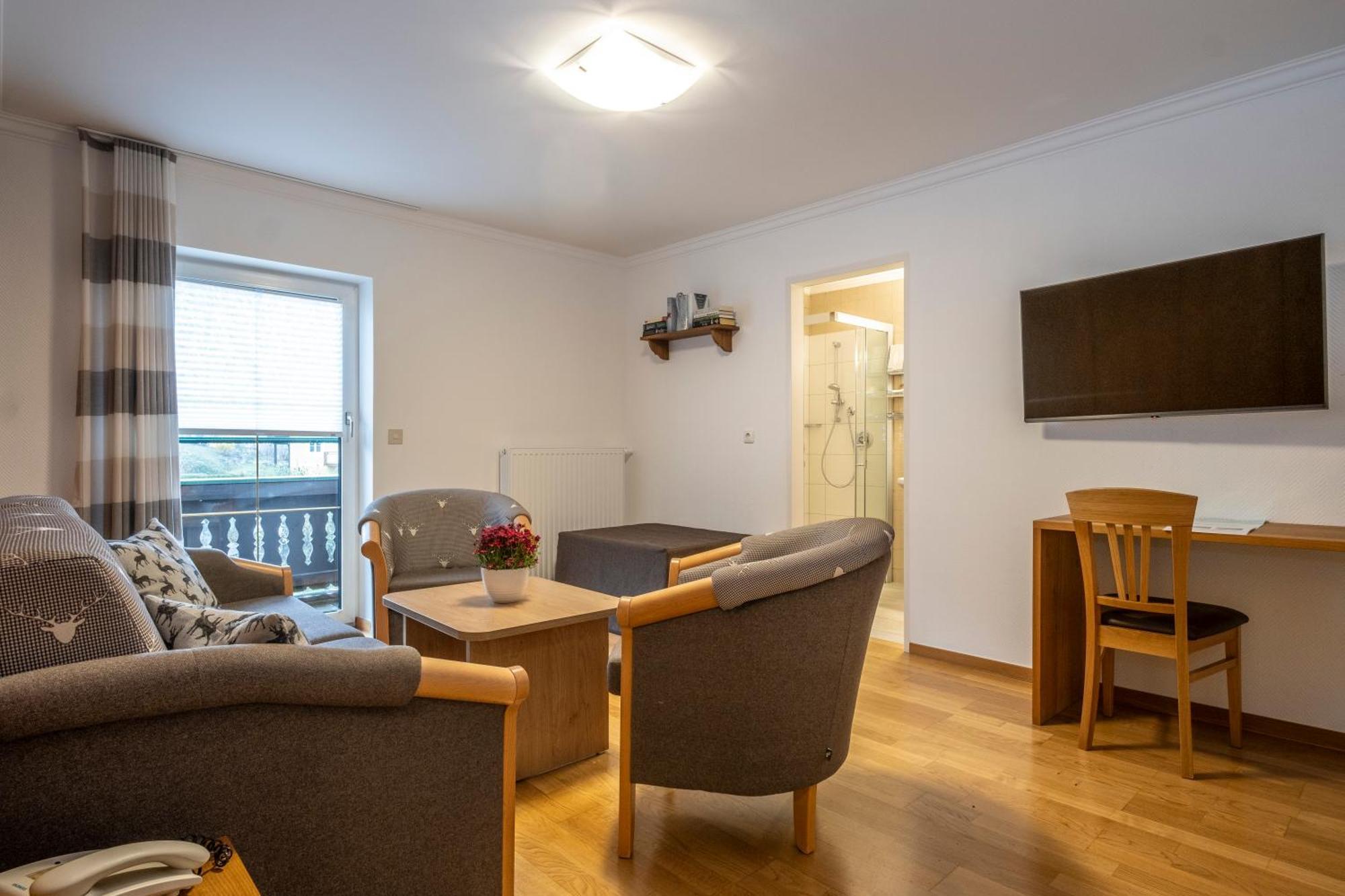 Hotel-Pension Falkensteiner Санкт Гильген Экстерьер фото