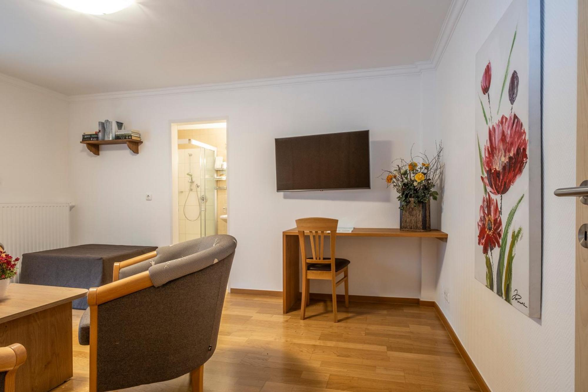 Hotel-Pension Falkensteiner Санкт Гильген Экстерьер фото