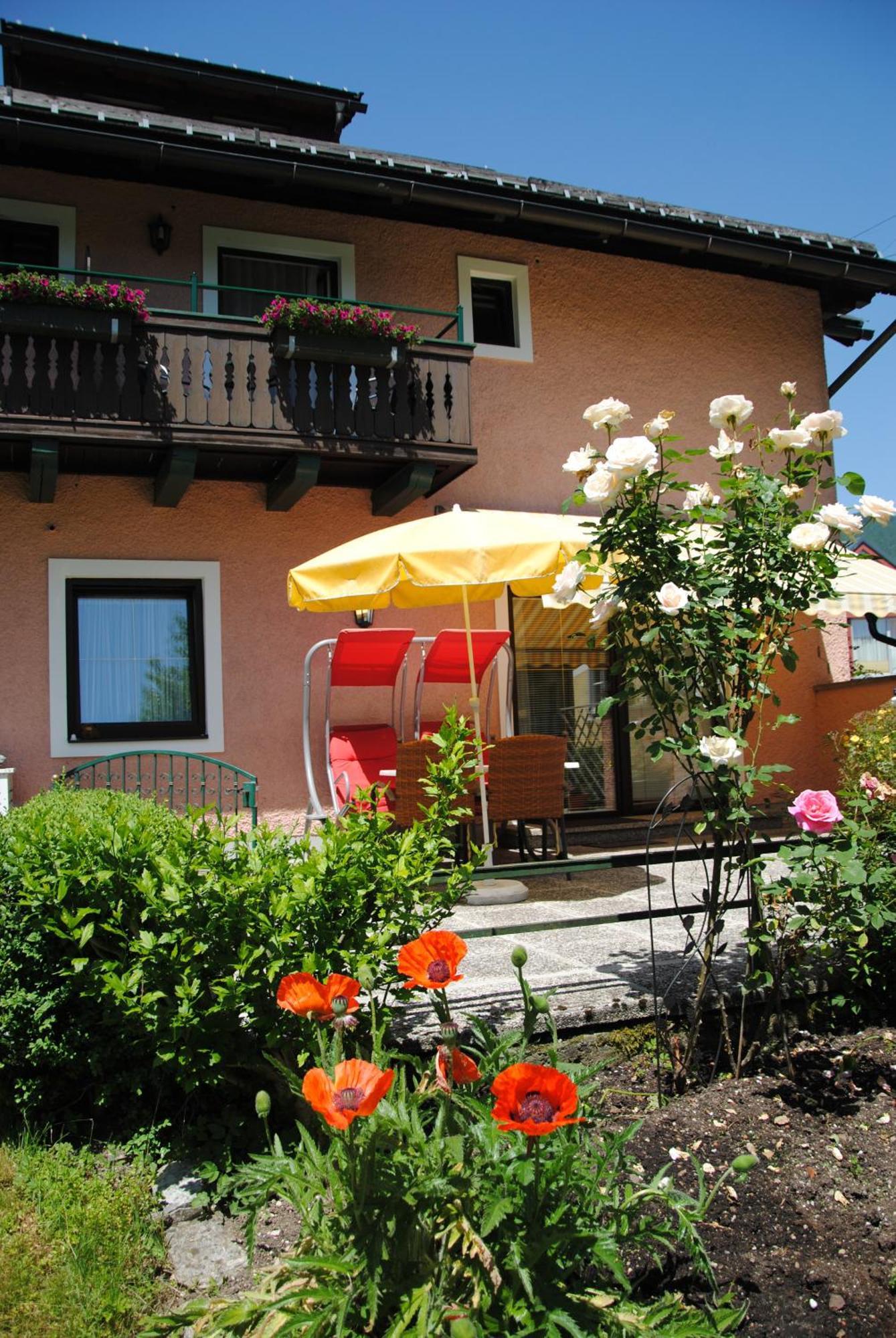 Hotel-Pension Falkensteiner Санкт Гильген Экстерьер фото