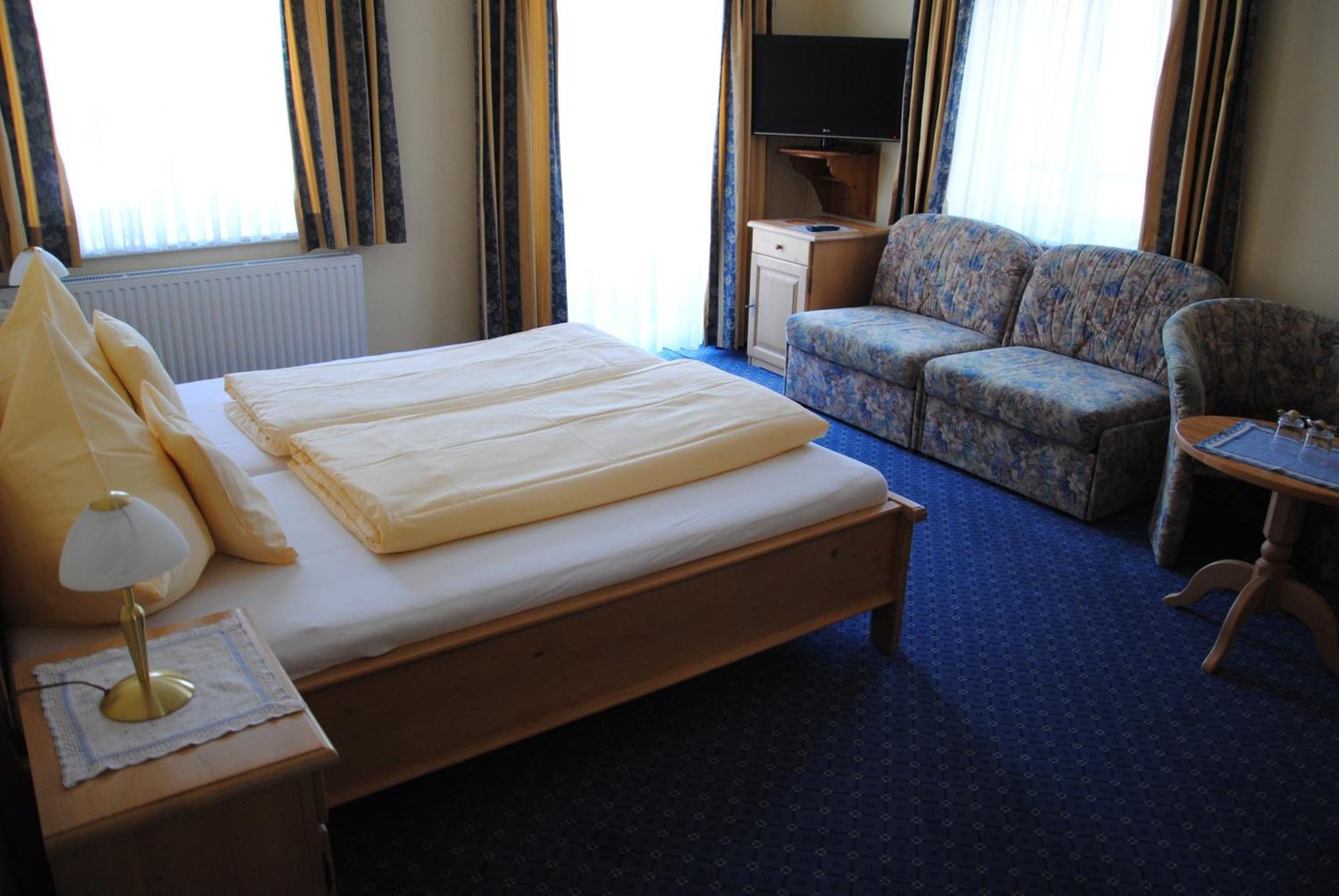 Hotel-Pension Falkensteiner Санкт Гильген Номер фото